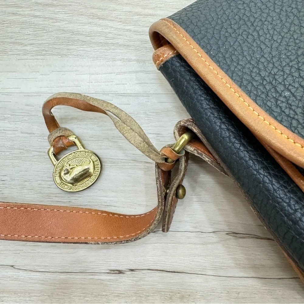 Vintage Dooney & Bourke All Weather Leather Equestrian crossbody Handbag purse